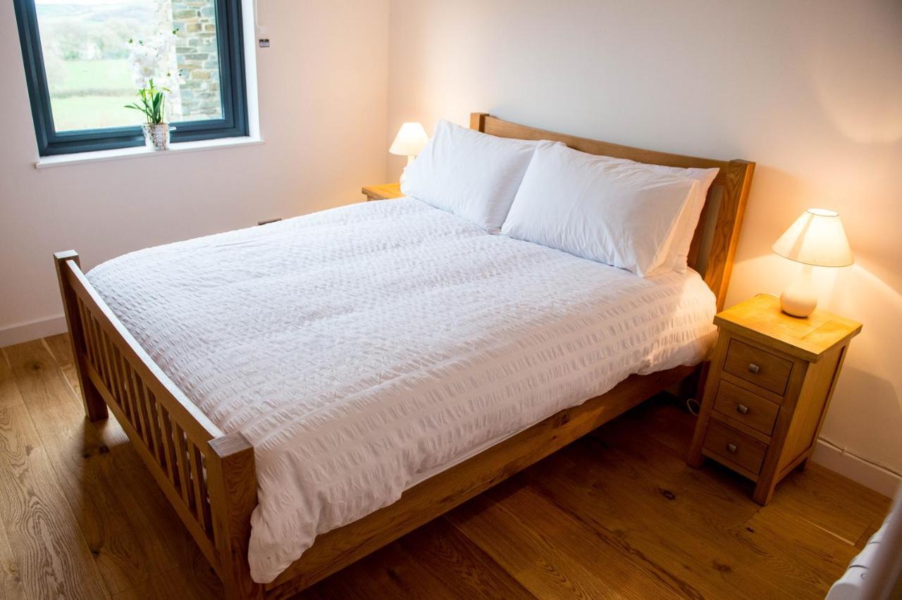 York Lodge- Spacious 3 Bed Bungalow With Wonderful Estuary Views 拉恩 外观 照片
