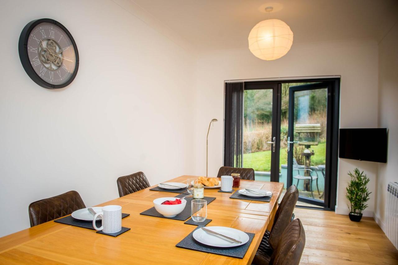 York Lodge- Spacious 3 Bed Bungalow With Wonderful Estuary Views 拉恩 外观 照片
